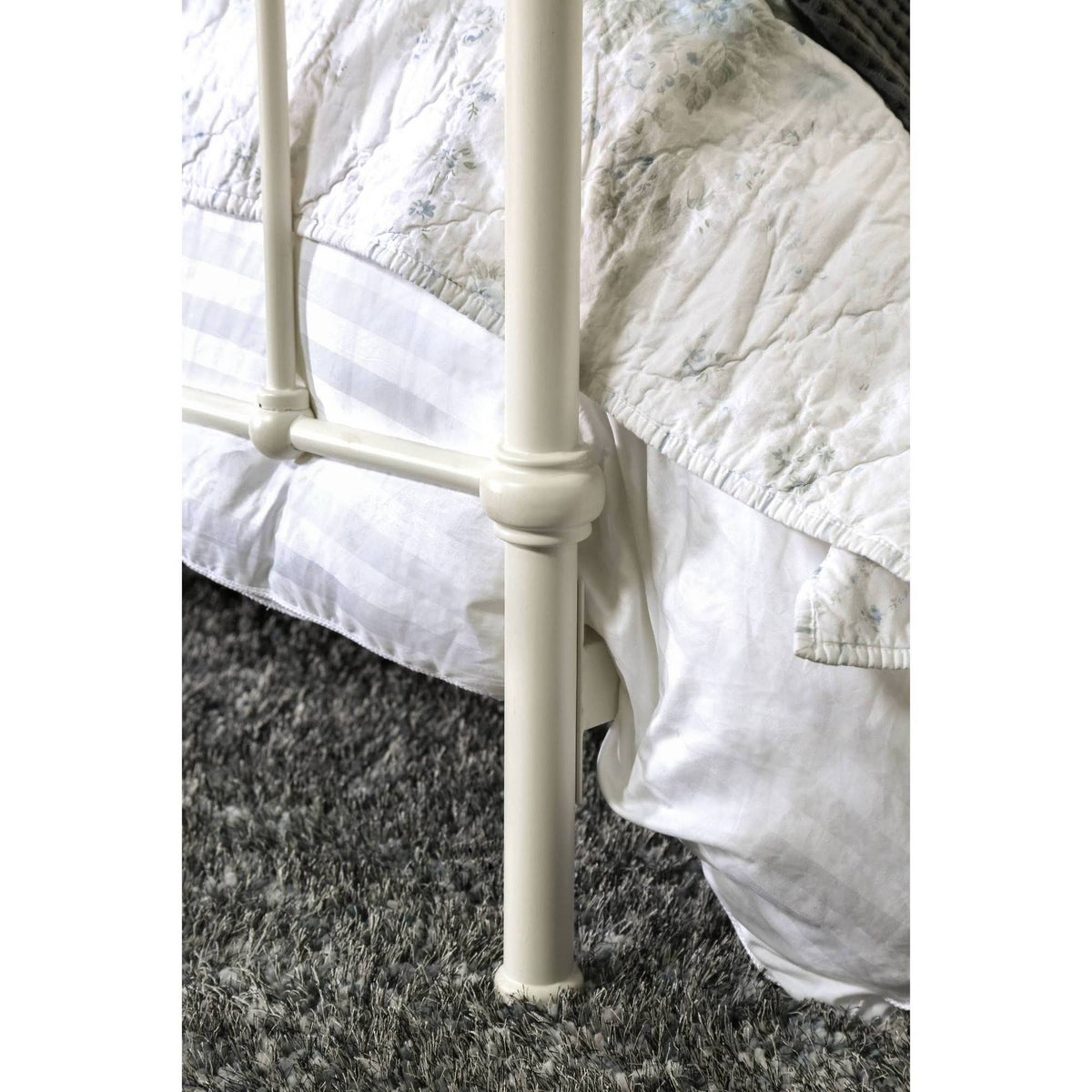 Twin Metal Bed Vintage White D212