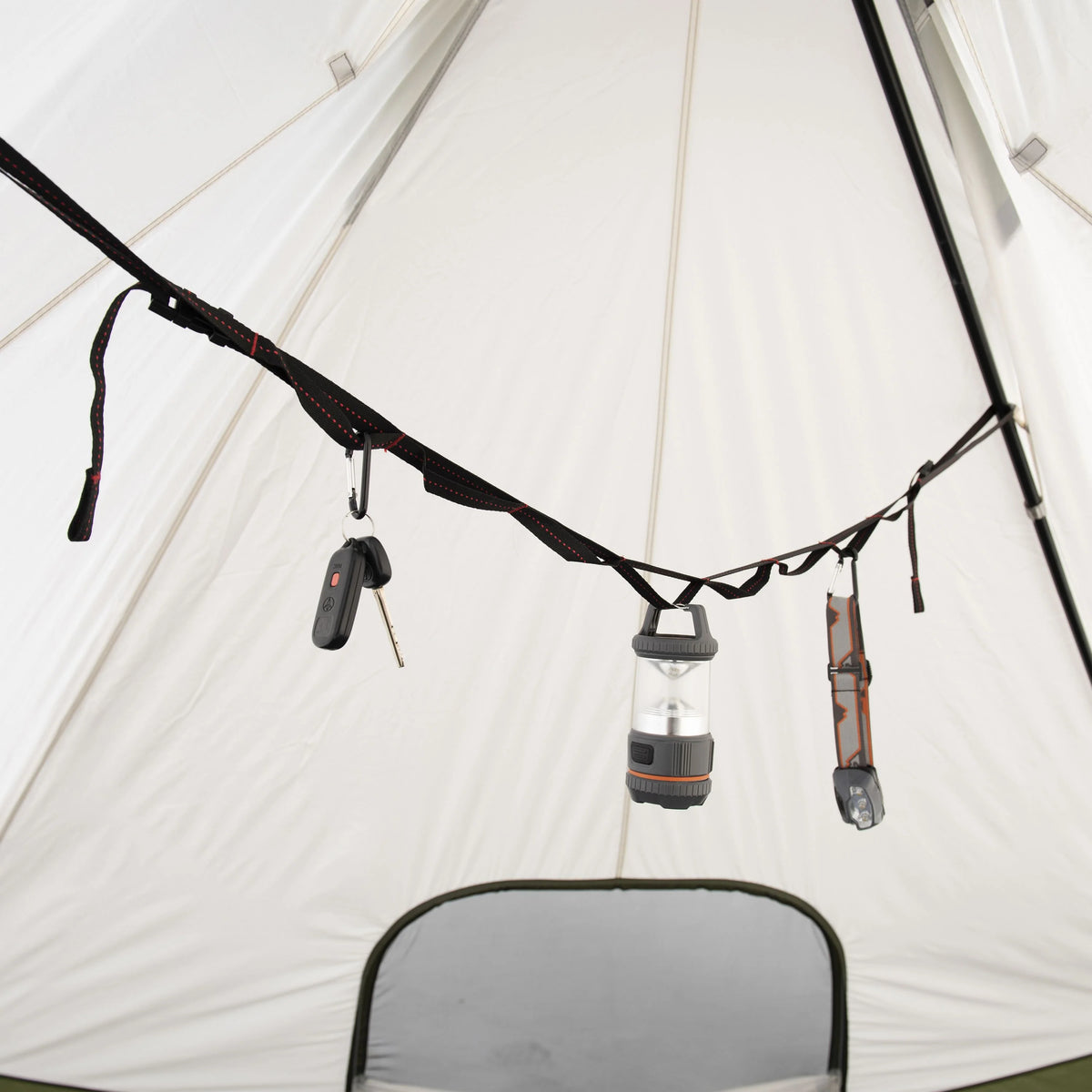 8 Person Camping Tent with Covered Entrance F6511
