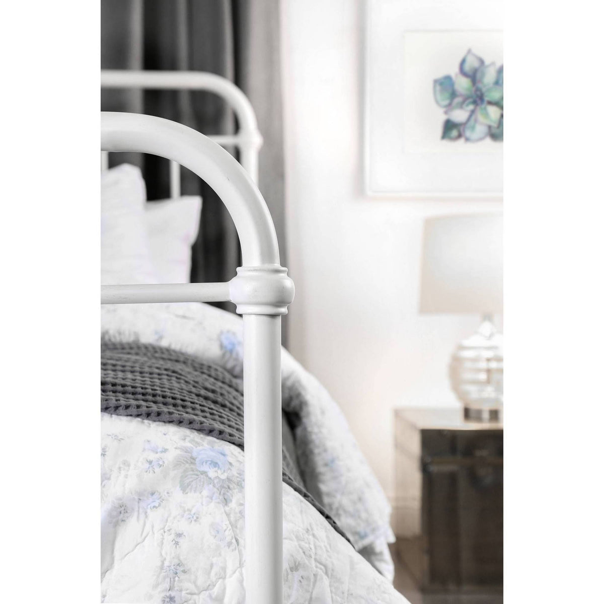 Twin Metal Bed Vintage White D212