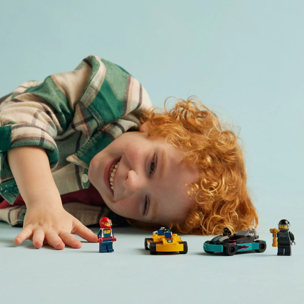 Go-Karts and Race Drivers Toy Playset U760