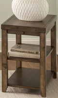 Chairside Table B658166