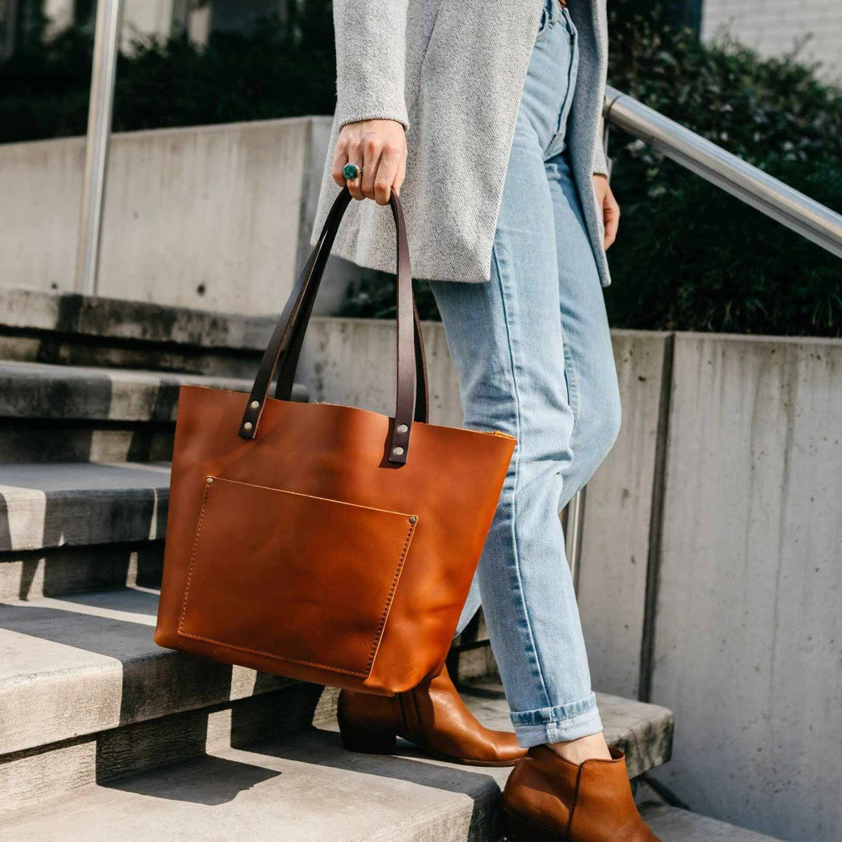 Classic Tote Y863