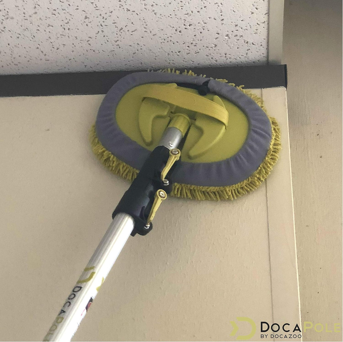 Telescoping Duster with Chenille Microfiber Cleaning Head Z173