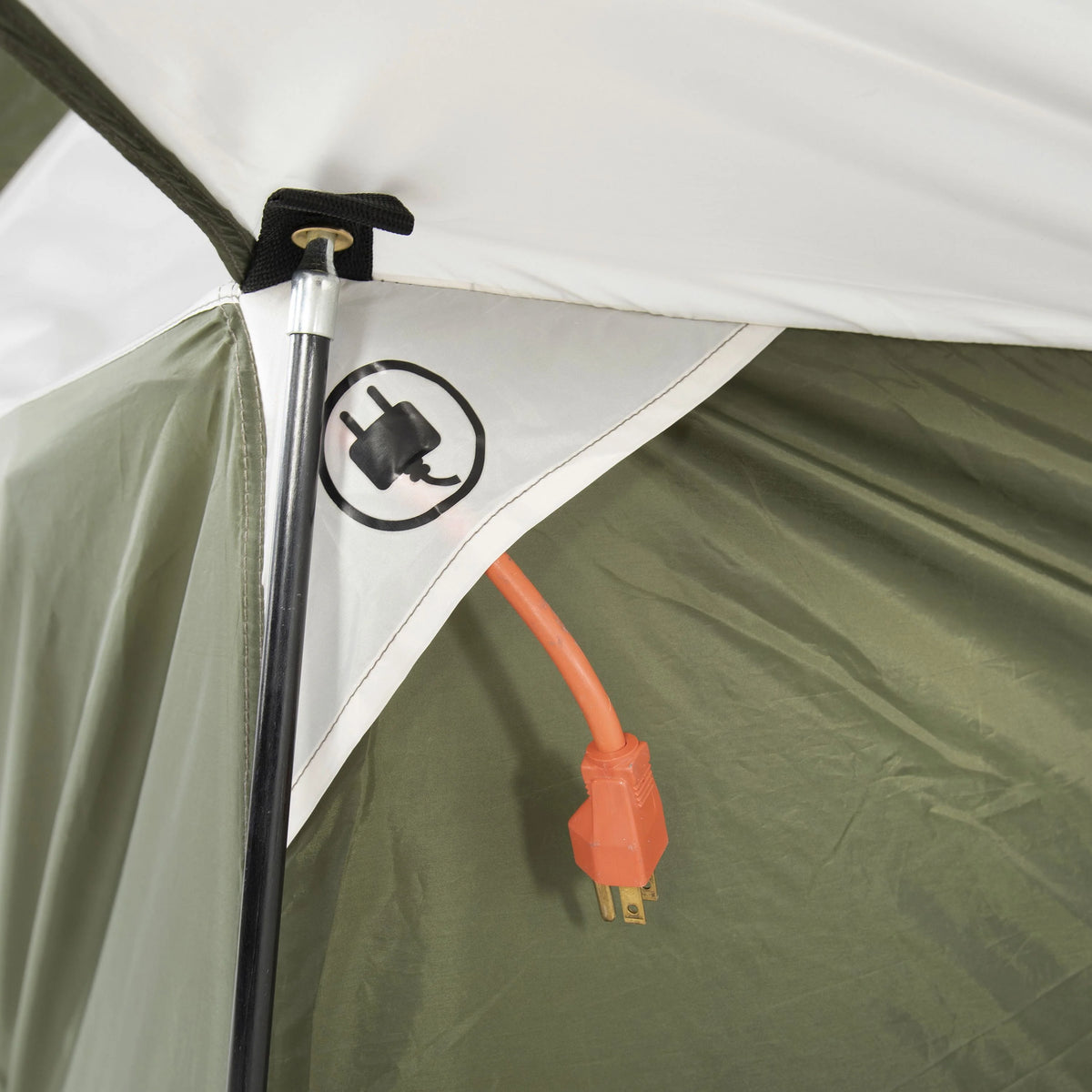 8 Person Camping Tent with Covered Entrance F6511