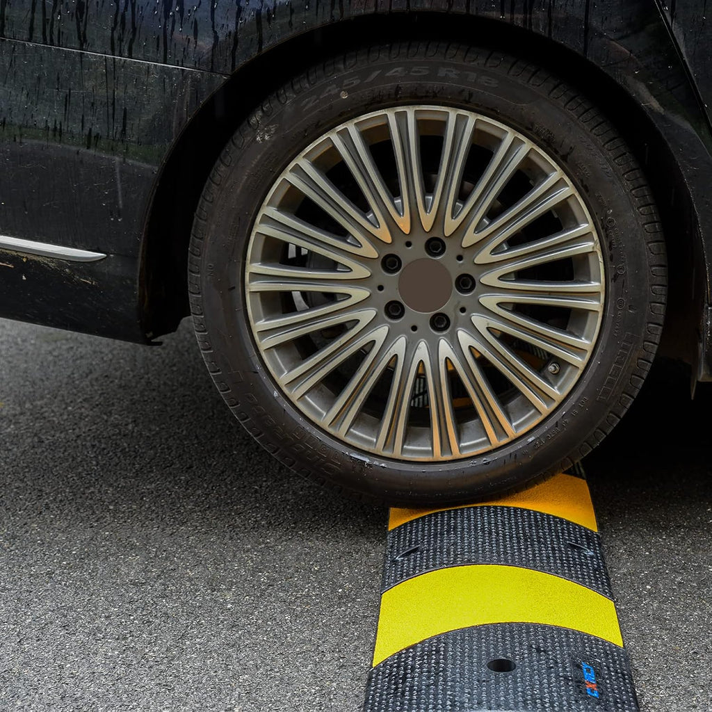 Heavy Duty Rubber Speed Bump 6FT 1 Pack with 4 Bolts (71.7 x 12 x 2.4 Inch) M4250