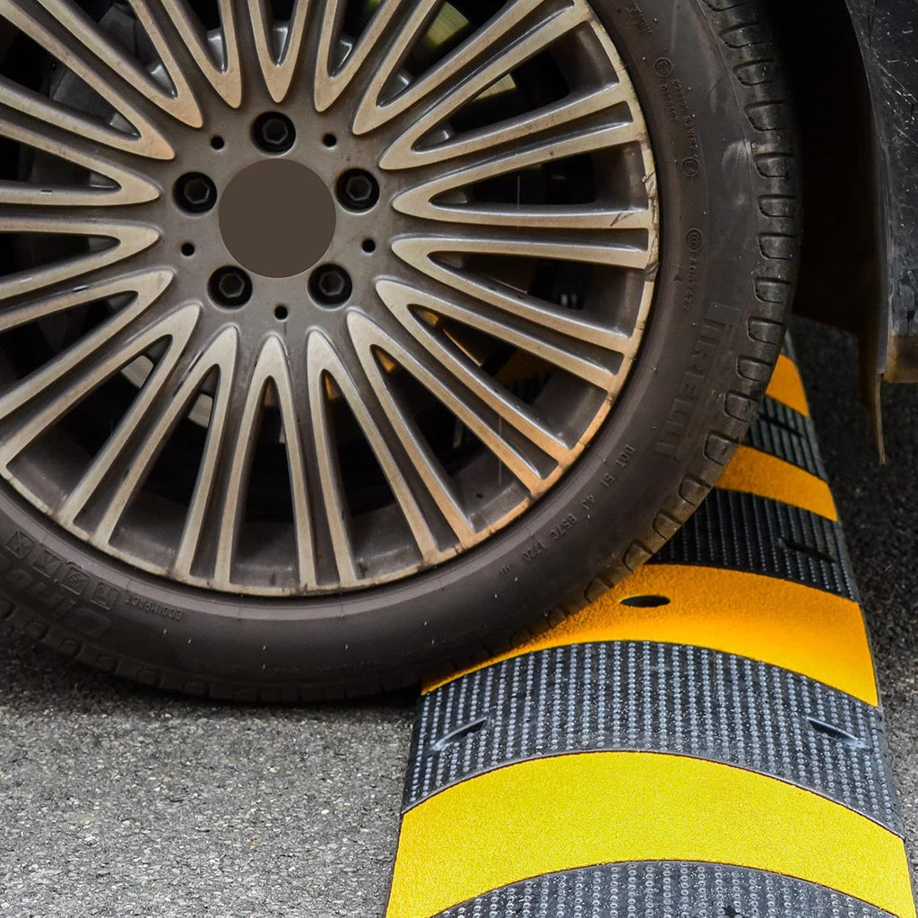 Heavy Duty Rubber Speed Bump 6FT 1 Pack with 4 Bolts (71.7 x 12 x 2.4 Inch) M4250